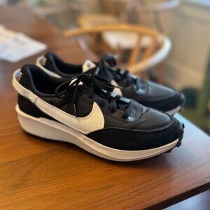 Nike Waffle Debut Women's Shoes